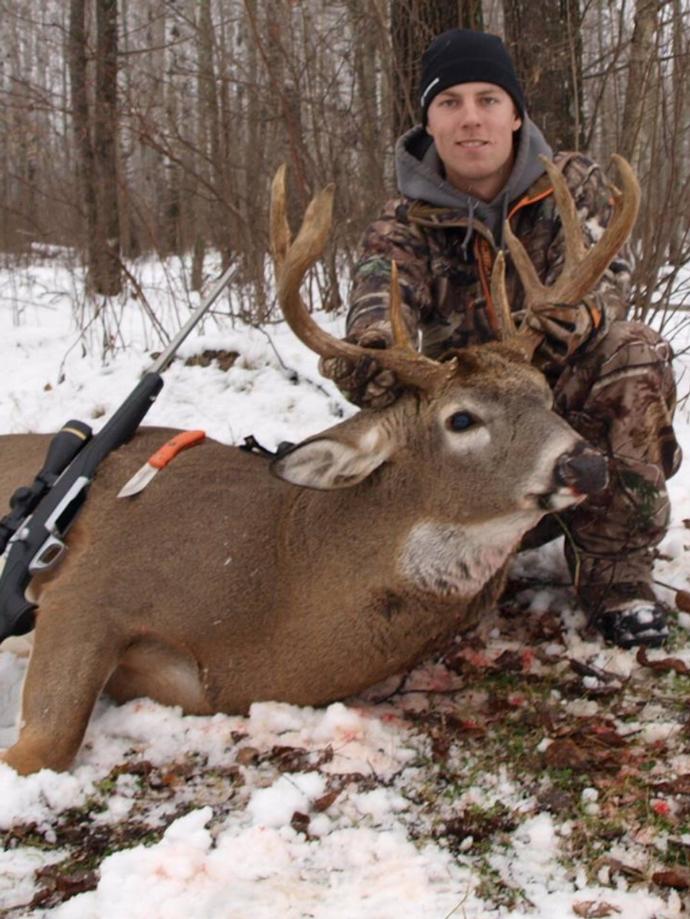 Guided Whitetail Deer Hunts Ontario Canada Whitetail Outfitter